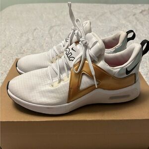 Nike Air Max Bella TR 5 White/Metallic Sneaker Size 7.5